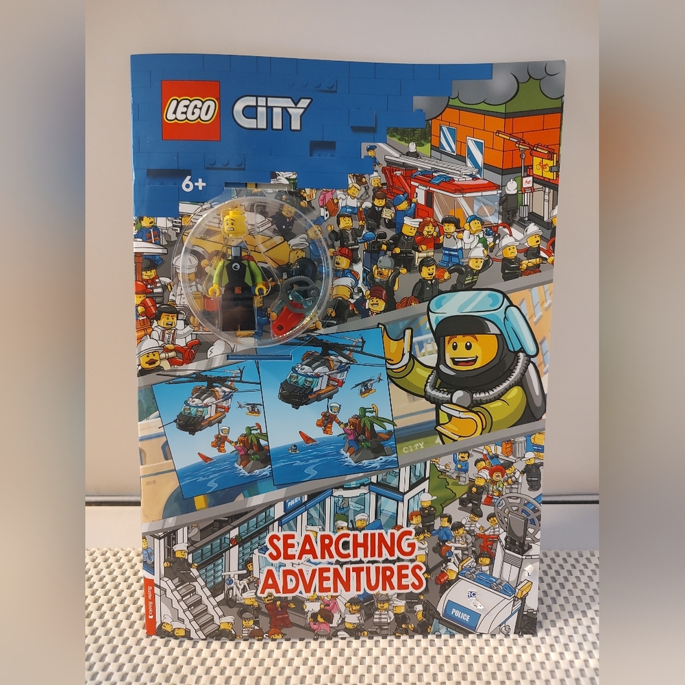 Lego City Searching Adventures Book with Minifigure NWT 2022 - Picture 1 of 3